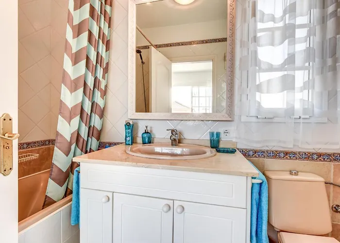 Aloe Con Piscina Climatizada, Playa Fanabe,