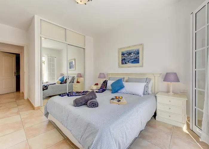 Aloe Con Piscina Climatizada, Playa Fanabe,