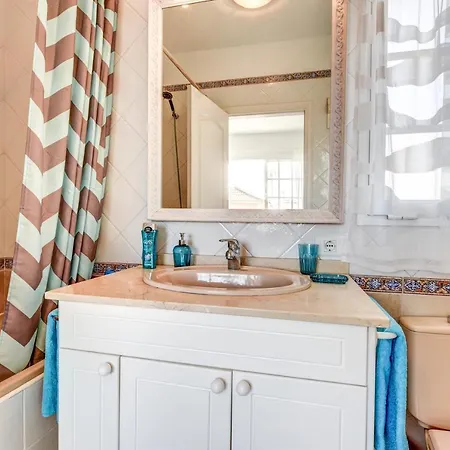 Aloe Con Piscina Climatizada, Playa Fanabe,