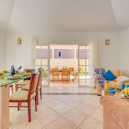 بيت للعطل Aloe Con Piscina Climatizada, Playa Fanabe, أذيخي