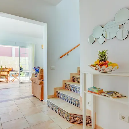 Aloe Con Piscina Climatizada, Playa Fanabe, *