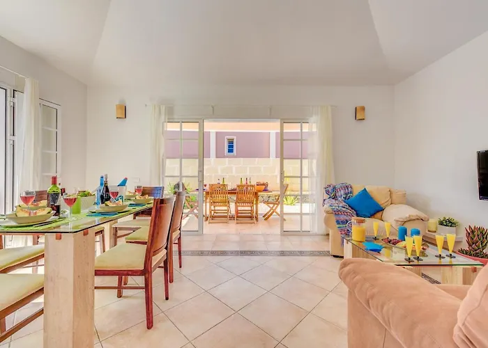 بيت للعطل Aloe Con Piscina Climatizada, Playa Fanabe, أذيخي