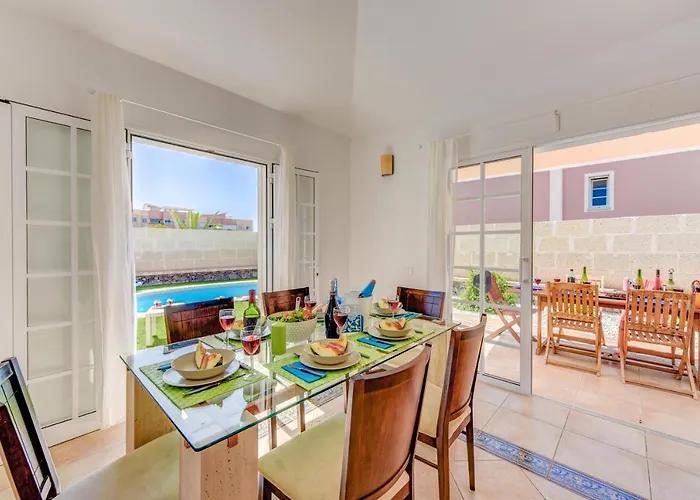 Aloe Con Piscina Climatizada, Playa Fanabe, أذيخي