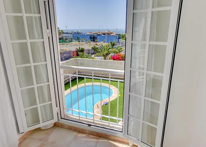 Aloe Con Piscina Climatizada, Playa Fanabe, بيت للعطل