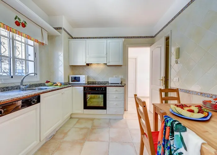 Aloe Con Piscina Climatizada, Playa Fanabe, بيت للعطل أذيخي