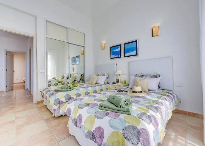 Aloe Con Piscina Climatizada, Playa Fanabe, بيت للعطل أذيخي